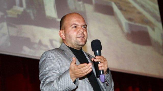 En sevdiğiniz popüler tarihçi?