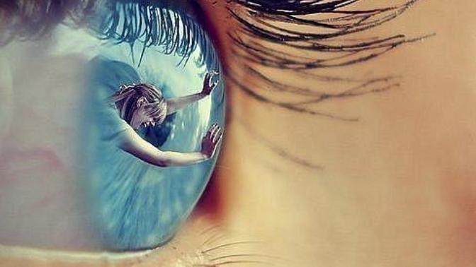İnsanın göz renginin mi önemi vardır yoksa nasıl baktığı mı? O zaman renklere neden bu kadar takıntılıyız?