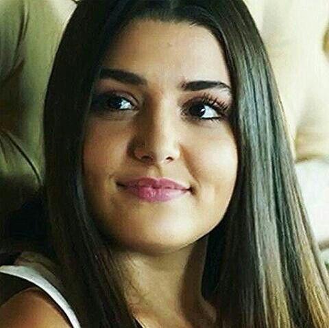 Hande doğandemir mi Hande erçel mi?