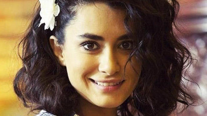 Hande doğandemir mi Hande erçel mi?
