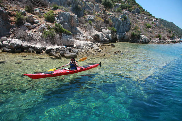 Antalya sahilleri berrak ve temizken, Mersin sahilleri neden bulanık ve kirli?