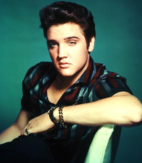 Kızlar, Elvis Presley yakışıklı mı sizce ?