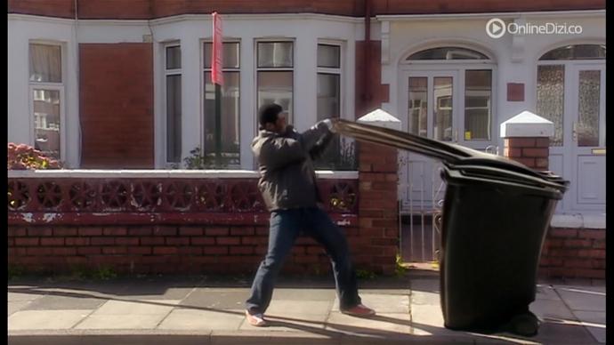 Doctor Who izlenmesi gereken bir dizi mi?