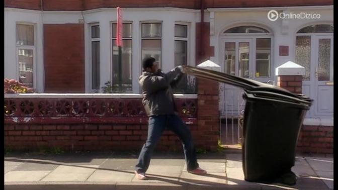 Doctor Who izlenmesi gereken bir dizi mi?