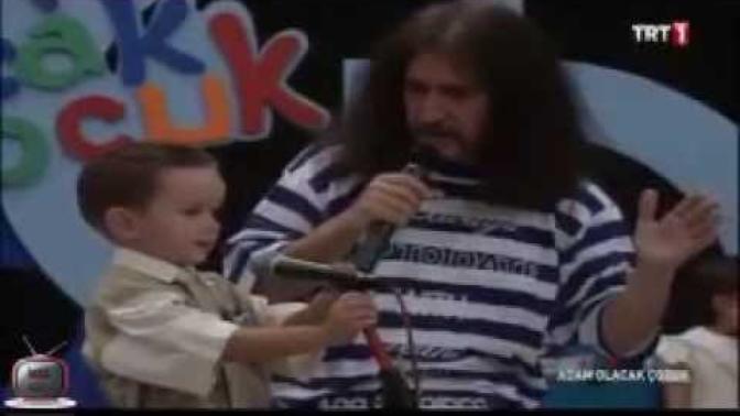 Rahmetli Barış Manço'nun çocuk programını bilmeyen yoktur. En dürüst olunan dönemden, erkekleri çocuklukta tanıyın 😂?