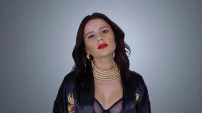 Merve Özbey Güzelmi Sizce?