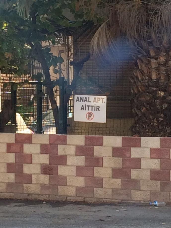 Bu apartmanda hanginiz oturuyor?