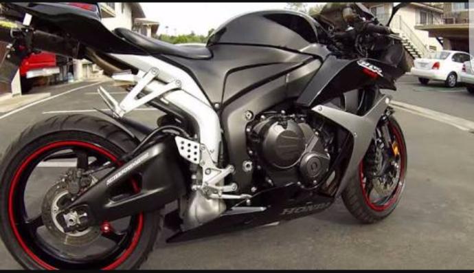 Yeni moturum honda cbr 600rr nasıl?