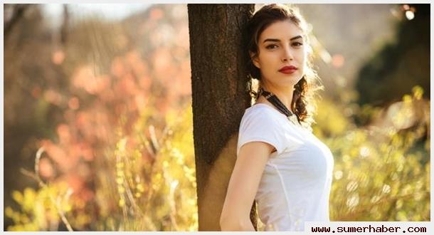 Deniz Baysal çok düzgün bir kız gibi değil mi?