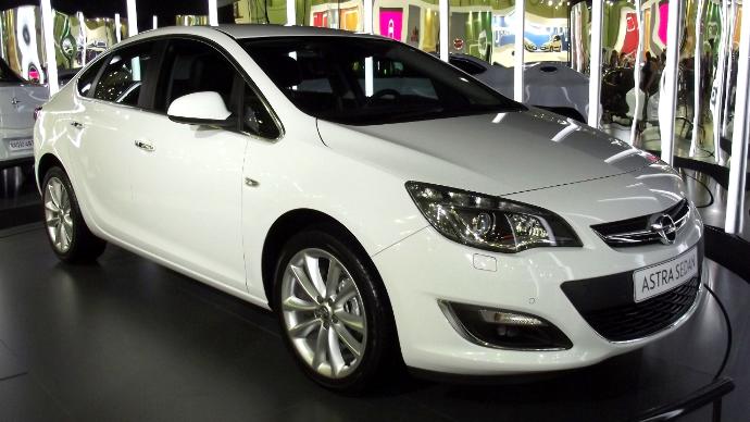 opel astra sedan bu 3 renk arasında öneriniz ne olabilir?