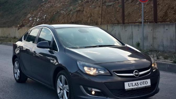 Opel astra sedan bu 3 renk arasında öneriniz ne olabilir?