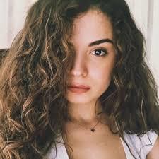 Hangi kız daha güzel aslı bekiro mu alttaki model kız mi? - KizlarSoruyor