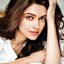 Erkekler, Dünyaca ünlü hint yıldız deepika padukone cok guzel degil mi?