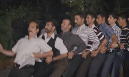 Aileniz sizi zorla düğüne götürüyor mu ? Gitmemek için ne dersiniz ailenize :D ?