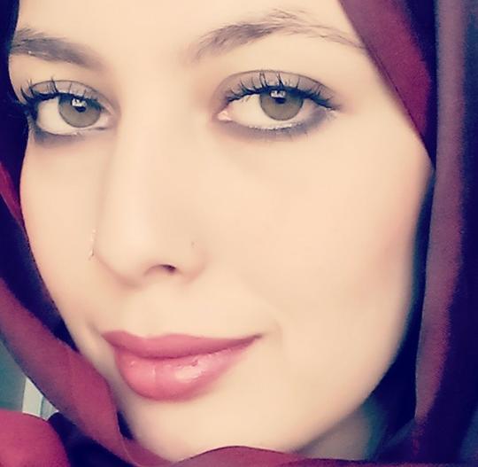 Meraba arkadaşlar kapanmak istiyorum ama cesaret e demiyorum sizce bana yakışır mi?