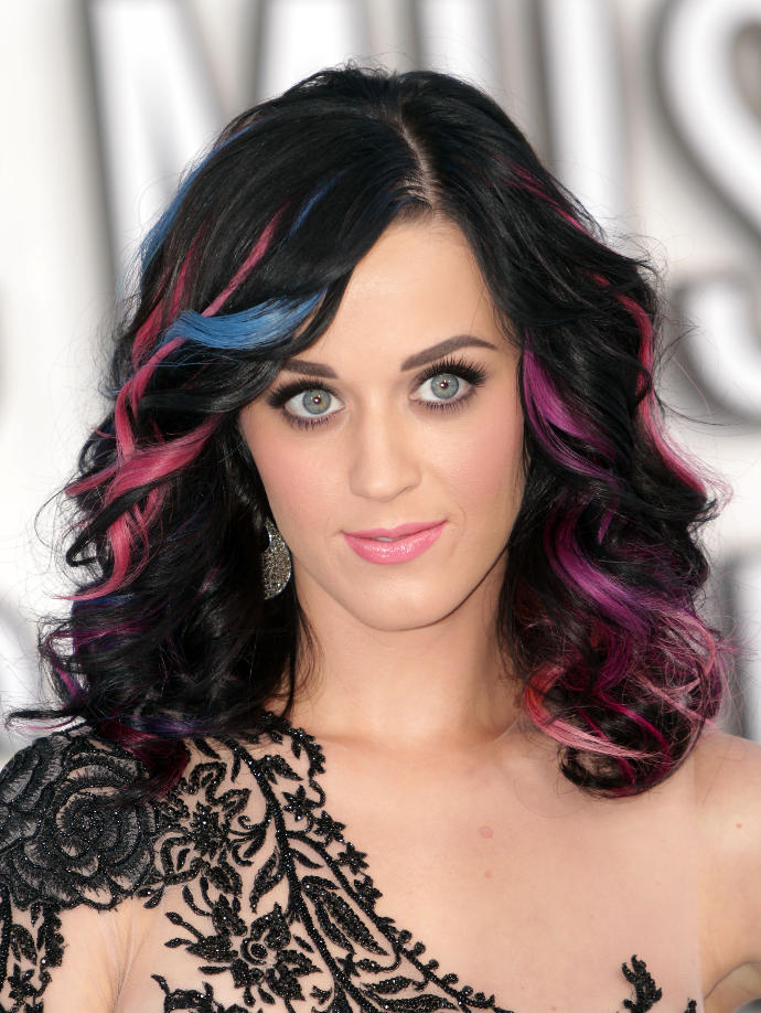 Miley Cyrus mı Katy Perry mi güzel?