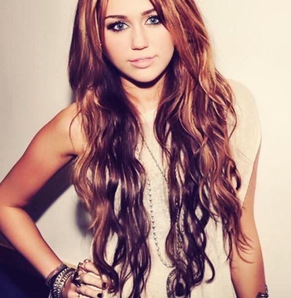 Miley Cyrus mı Katy Perry mi güzel?
