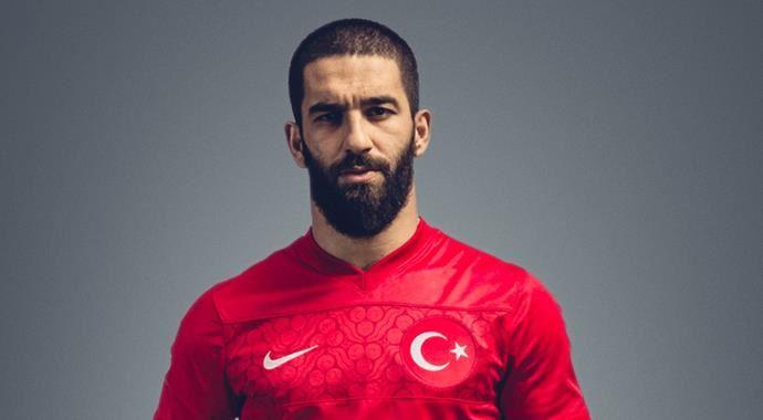  beyler arda turanmı daha iyi yoksa emre mor'mu?