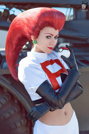 Cosplay sever misiniz?