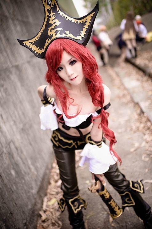 Cosplay sever misiniz?