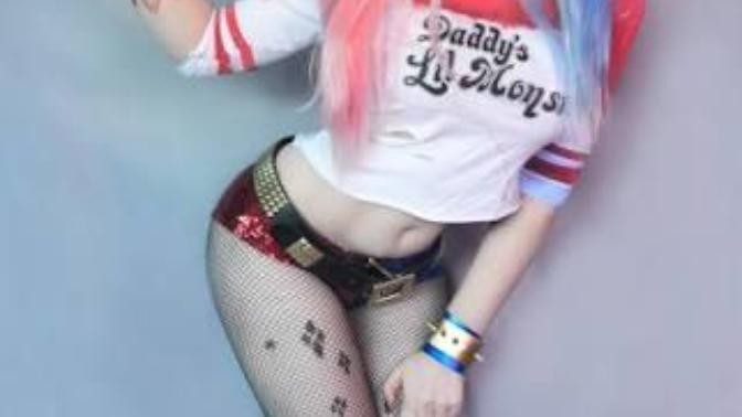 Cosplay sever misiniz?