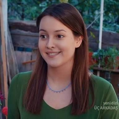 Leyla feray asiri guzel bir kiz degil mi sizce?