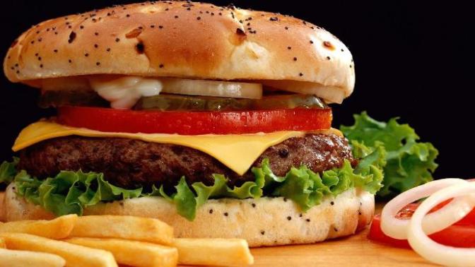 Kızlar, Disarida yemek yediğinizde ne yemeyi tercih edersiniz?