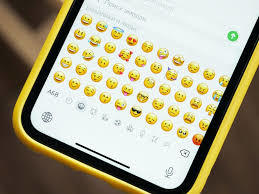 😇 Emojisi Atan Kadın Hoşlanıyor Mudur? 