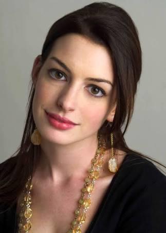 Turkiyede Anne Hathaway kadar guzel kadin var midir?