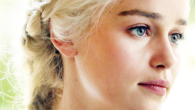 Emilia Clarke Çok mu Güzel ben mi abartıyorum?
