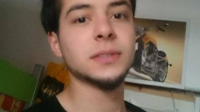 Olgun kadın nasıl erkek sever (bebek yüzlümü yoksa olgun görünüşlümü) resimli?
