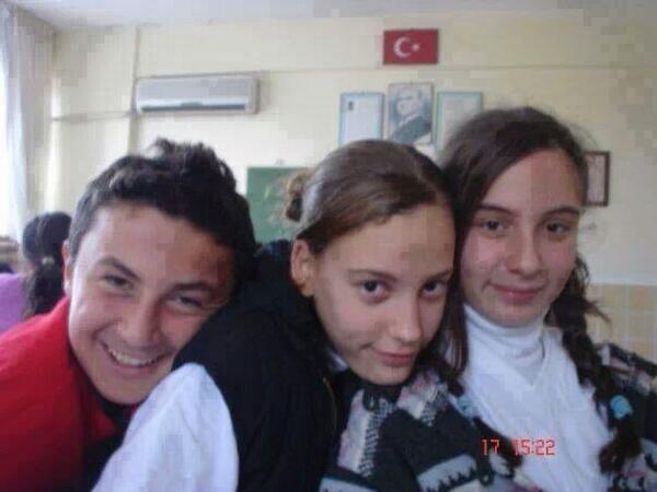 Sizce Ünlüleri Paramı Güzelleştiriyor? Ünlülerin Küçüklük Halleri Fotoğraflı?