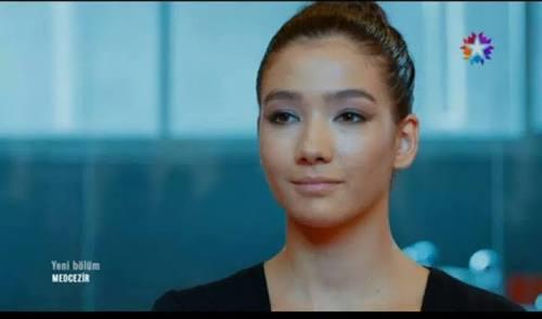 Aybüke Pusat Çok Güzel Değil mi?