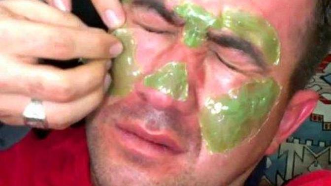 Eskişehir de ağda ve manikür yapan erkek kuaförü var mı?