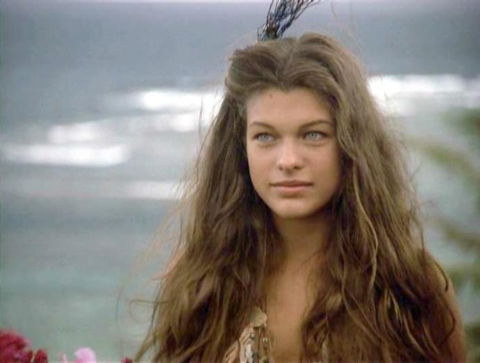 Sizce blue lagoon filmine en çok brooke shields mi yoksa milla jovovich mi daha çok yakışmış hangi kız daha güzel ?