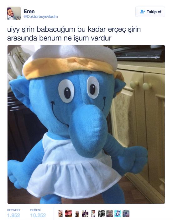Şirinenin o kadar erkek şirinin arasında ne işi var?