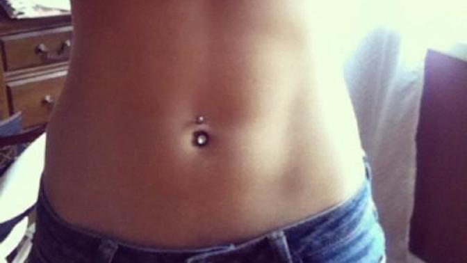 Göbekte piercing hos duruyor mu sizce?
