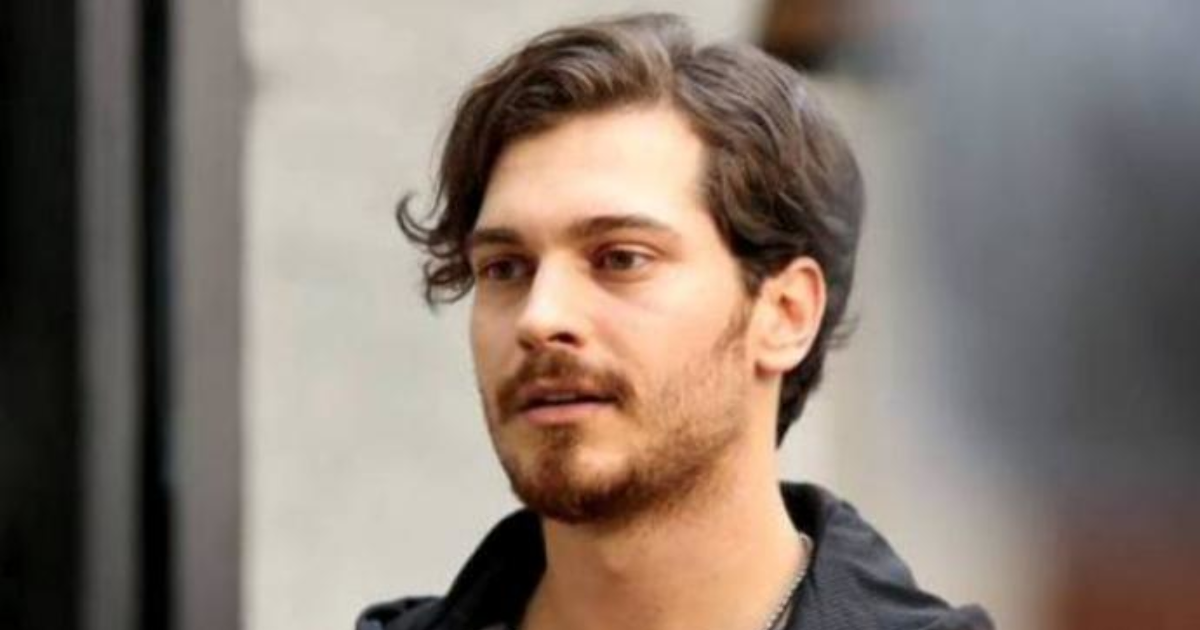 Çağatay Ulusoy gelmiş geçmiş en yakışıklı Türk erkeği midir