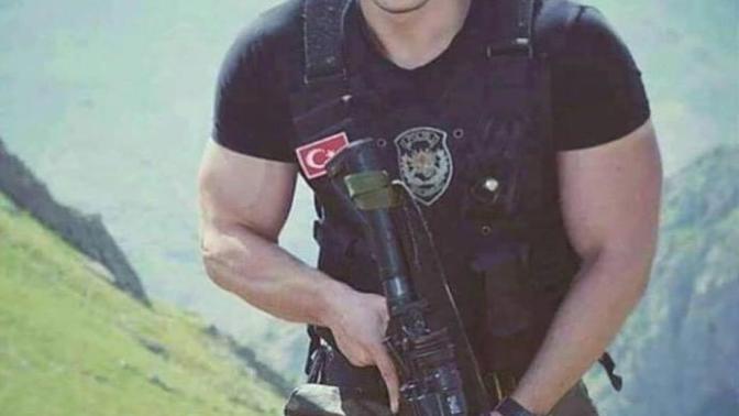 Kızlar, böyle iri yapılı erkeklerden hoşlanıyormusunuz :d?