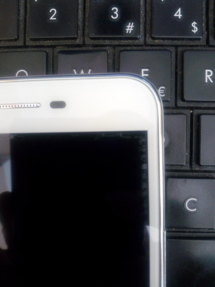 Telefonunun ekranında ki lekeler?