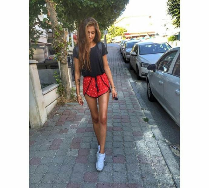 Boyum 1.78 kilom 52 kilo almalimiyim sizce mankenlige basvurmak iatiyorum uada modellige alinirmiyim sizce?