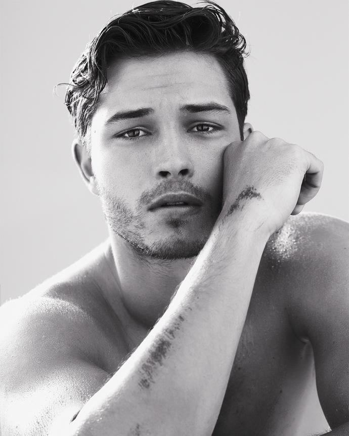 Sizce Fransisco Lachowski mi Zayn mi daha yakışıklı ?