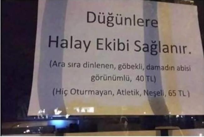 Ara sıra dinlenen göbekli, damadın abisi görünümlü :D hahaha Düğünlere halay ekibi ister misisniz?