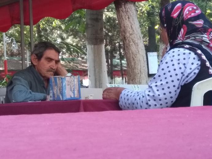 Eşinizle başbaşa okey oynamak ister miydiniz 🤓,,?