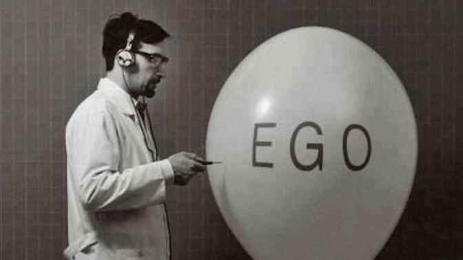 Egosuyla zekası ters orantılı insanlar hakkında ne düşünüyorsunuz?