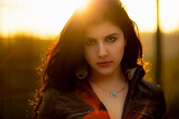 Maral Büyüksaraç mı güzel Güzel Cansu Dere mi? Lal Dedeoğlu da var (Cem Yılmaz'ın Aşk Listesi )?