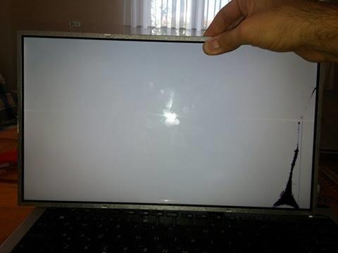 Asus laptop iç ekranda çatlak. Yardım edin arkadaşlar?