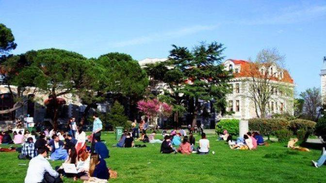 Üniversitede Haftada Kaç Gün Ders Var, Kaç Gün Okula Gidilir?