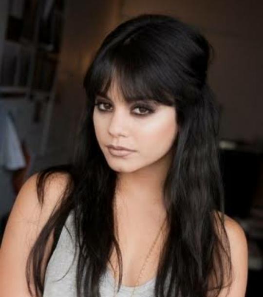 Vanessa Hudgens çok tatlı değil mi?