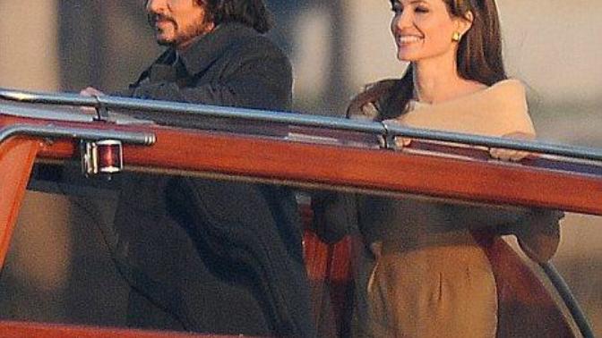 Angelina Jolie - Brad Pitt Aşkı Sona Erdi. Angelina Jolie'nin Yeni Aşkı Johnny Depp Olabilir mi?